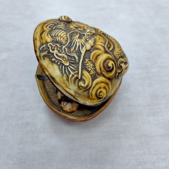 Vintage Japanese 7 Gods of Good Fortune Luck Celluloid Clamshell Diorama Japan - Picture 8 of 9